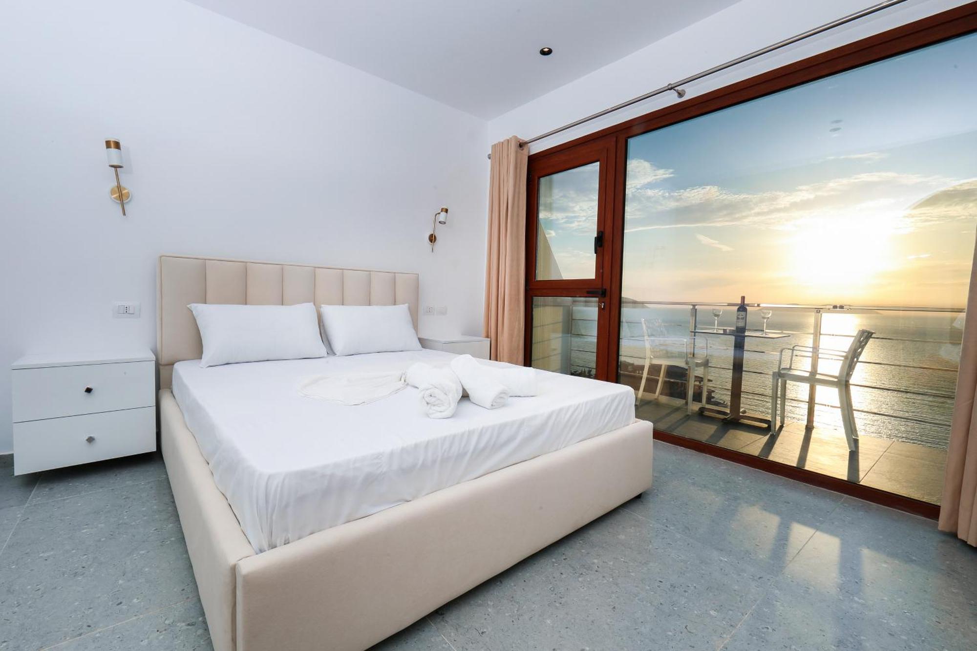Dena Apartment