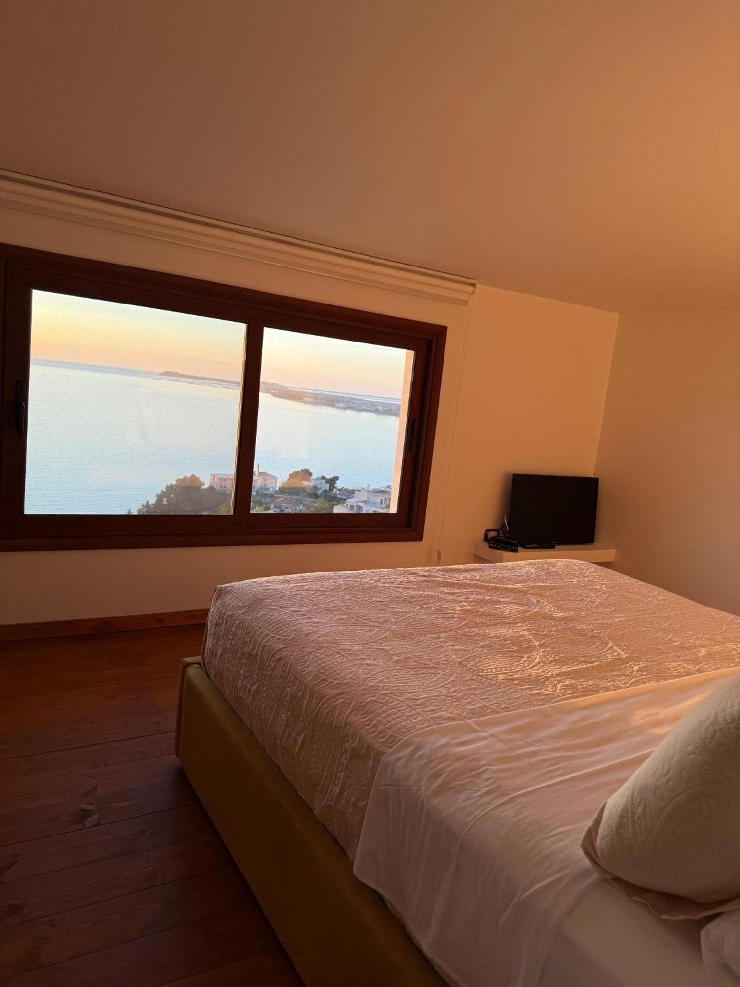 Dena Apartment